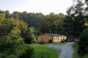The Sandstone - A 3BR, 2BA Deluxe Log Cabin